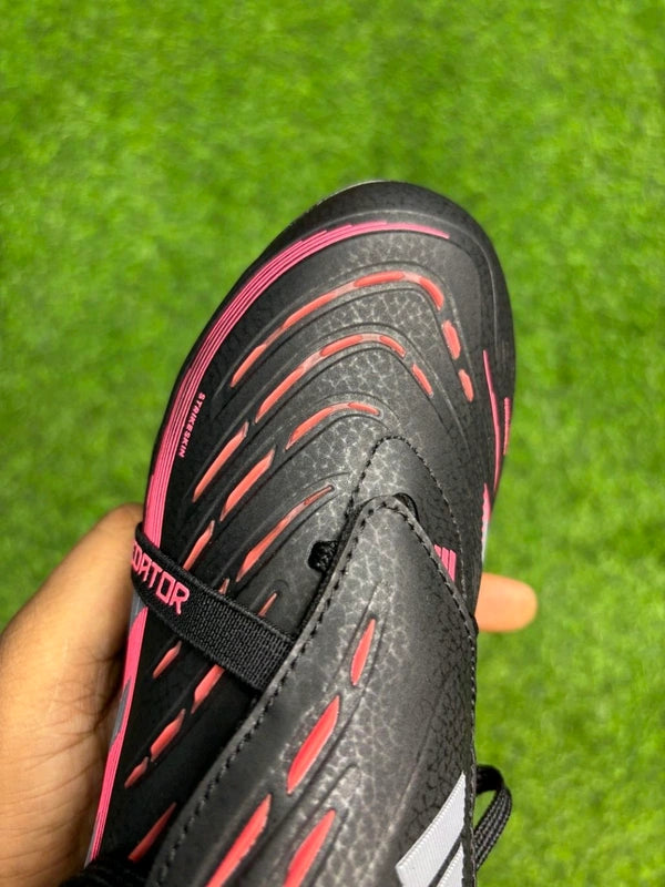 Predator Foldover Elite Black Colour FG With Lace