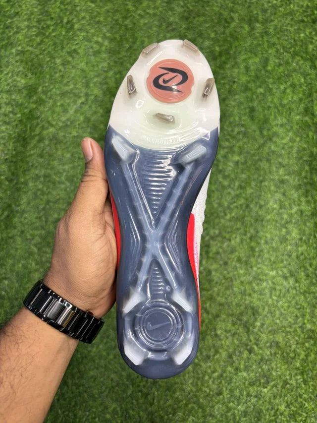 Phantom GX2 Elite White Red Colour Low-top Colour FG With Lace
