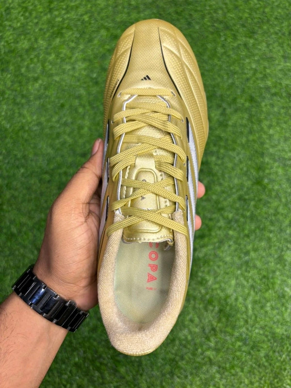 Copa Pure IV Elite Golden Colour Low-top FG With Lace
