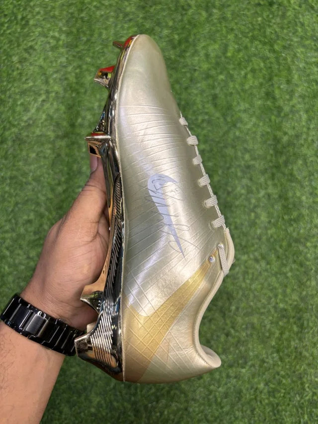 Mercurial CR7 Rare Gold Limited Edition FG With Lace