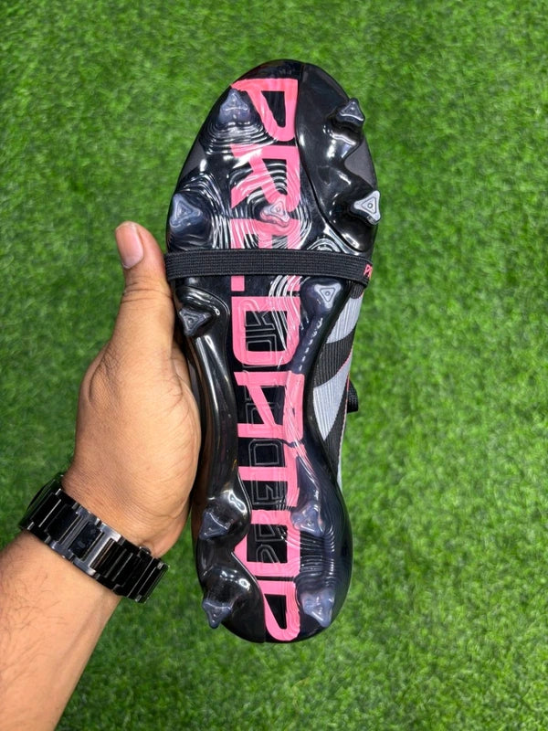 Predator Foldover Elite Black Colour FG With Lace