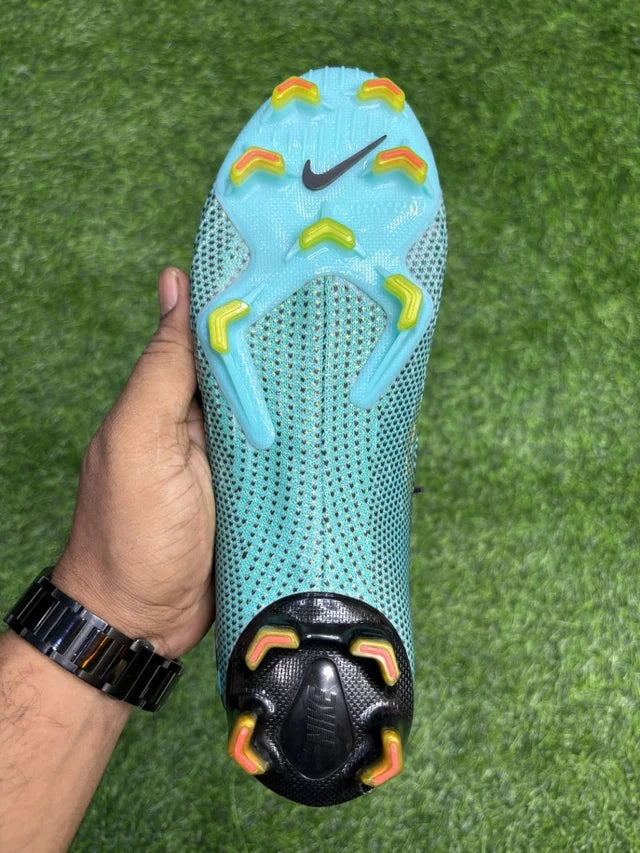 Mercurial Vapor 12 Elite CR7 Edition Low-top FG With Lace