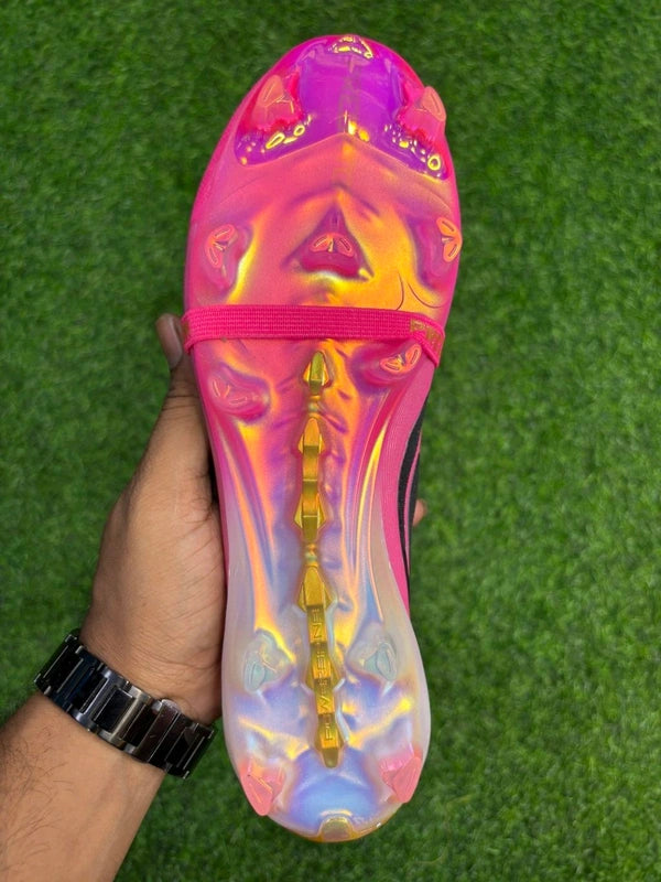 Predator Foldover Elite Next-Gen Hot Pink FG World Cup Edition