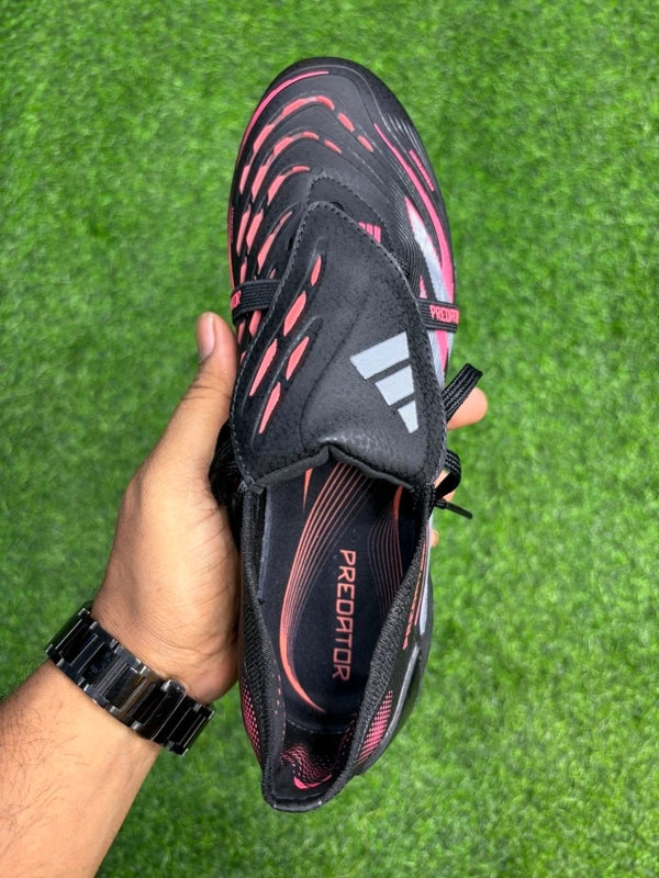 Predator Foldover Elite Black Colour FG With Lace